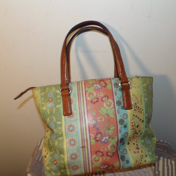 Fossil Vinyl Floral Summer Tote Bag - Picture 2 of 10